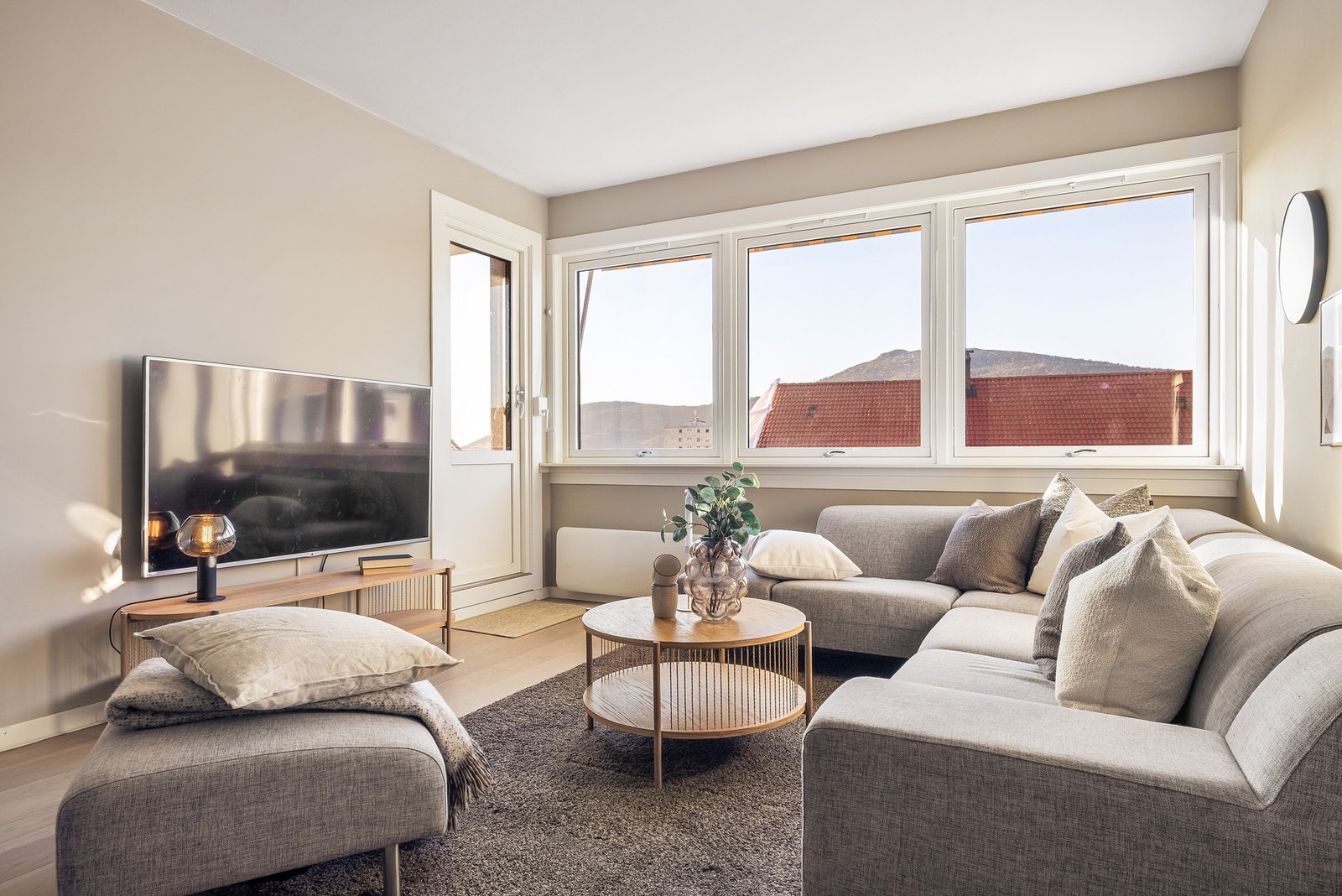 - En tiltalende og oppgradert 3-roms leilighet med god planløsning og fine lysforhold - Galleribilde