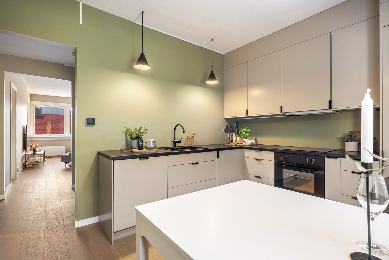 - Fin plass til spisebord - Galleribilde