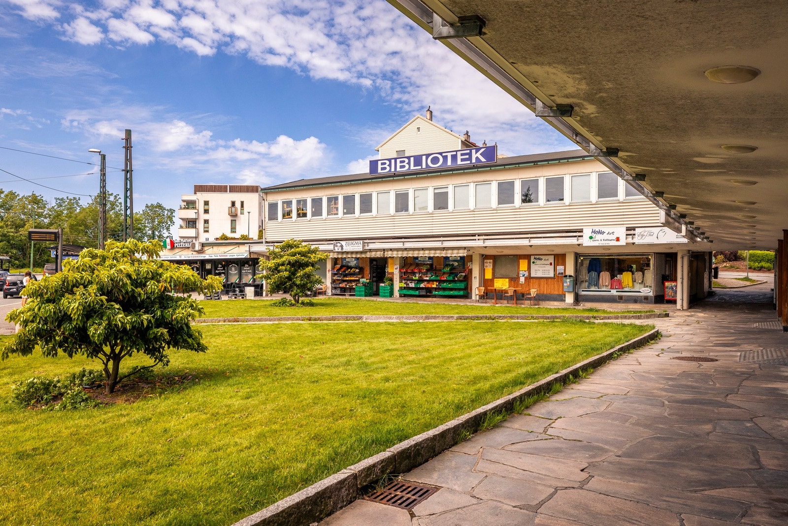 - Leiligheten befinner seg på populære Landås - kun 300 meter fra Landåstorget - Galleribilde