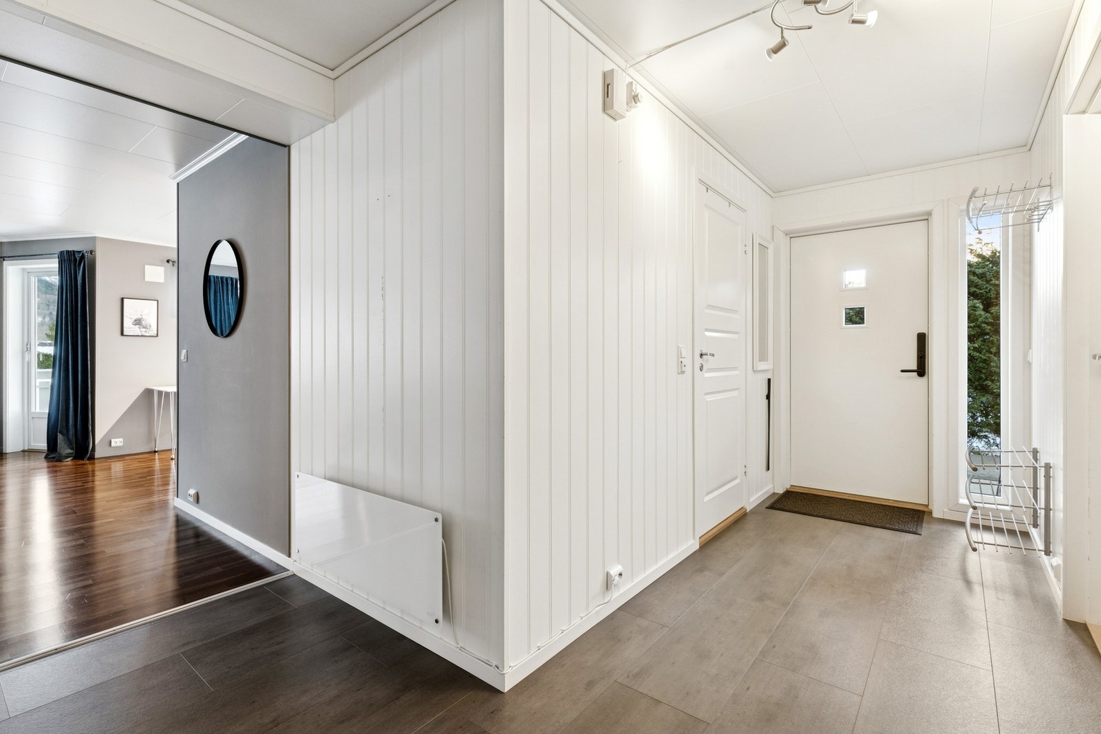 - Entré, velkommen inn! - Galleribilde