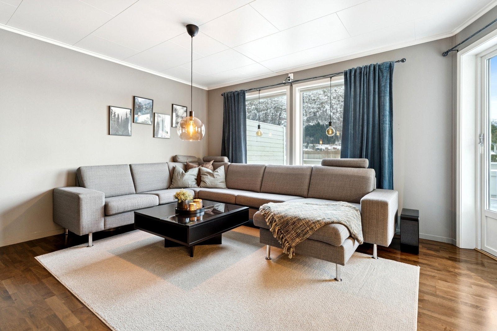 - Leiligheten ble ferdigstilt i 2012 og har en praktisk planløsning. Du har i tillegg en romslig terrasse - Galleribilde