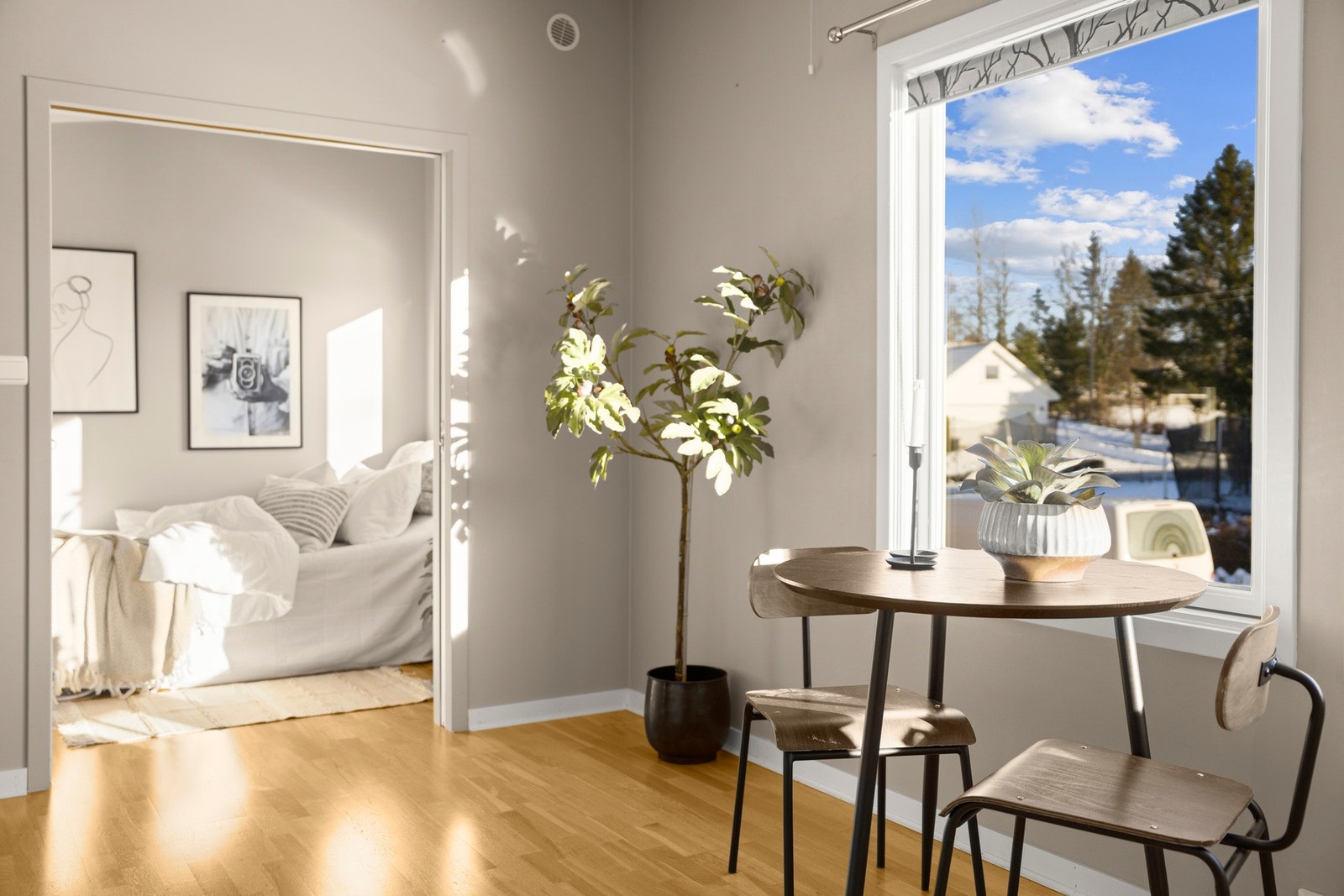 Et hyggelig sted for morgenkaffen. Galleribilde