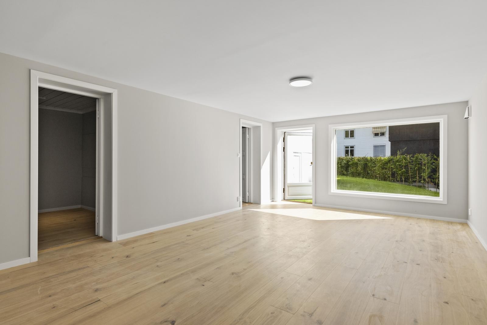 Egen inngang til kjellerstue Galleribilde