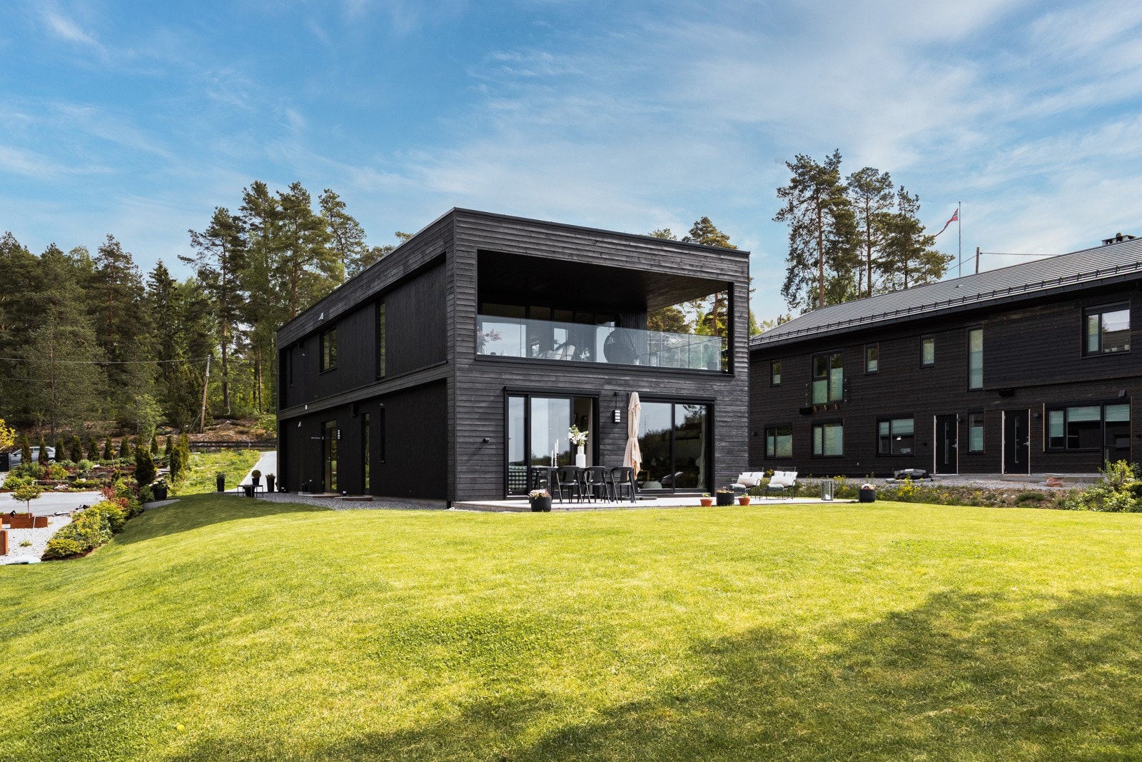 Erik Tenden Nyborg v/Privatmegleren har gleden av å presentere Rødstenveien 11. Galleribilde
