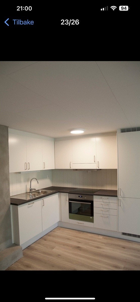 Nytt kjøkken med alt av utstyr Galleribilde