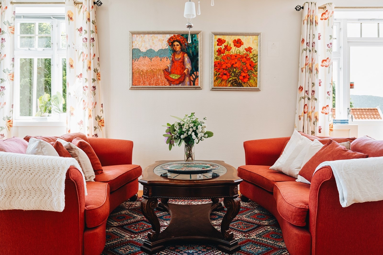 - De generøse vindusflatene sørger for godt med verdifullt lysinnslipp og en luftigere romfølelse - Galleribilde