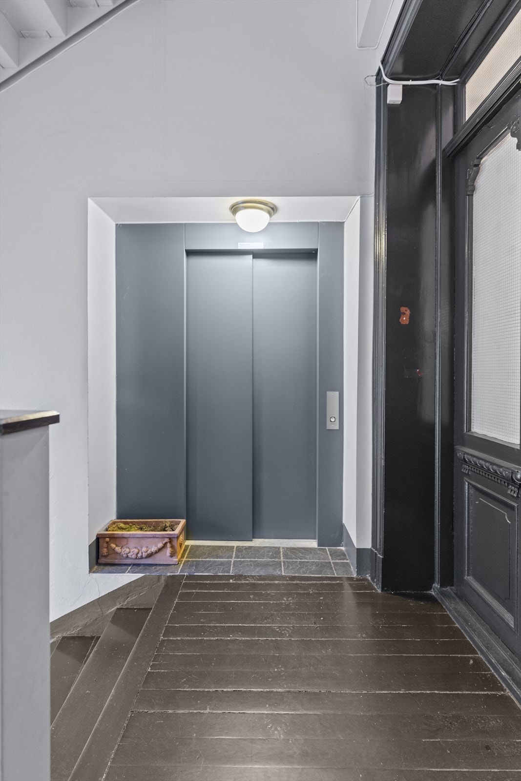 Det er heisadkomst rett inn i leiligheten Galleribilde