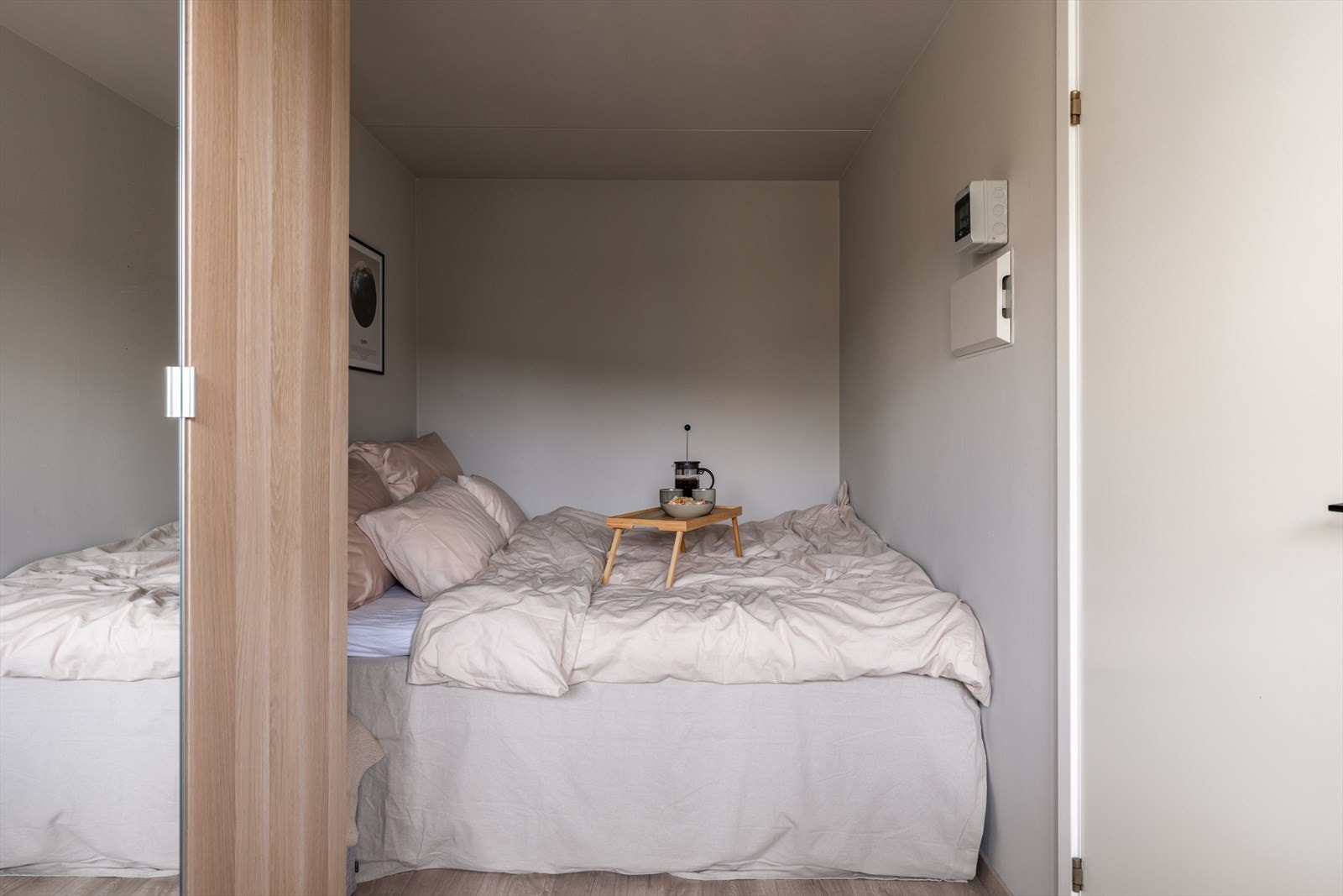 Myke fargetoner på veggene skaper en behagelig og avslappende atmosfære. Galleribilde