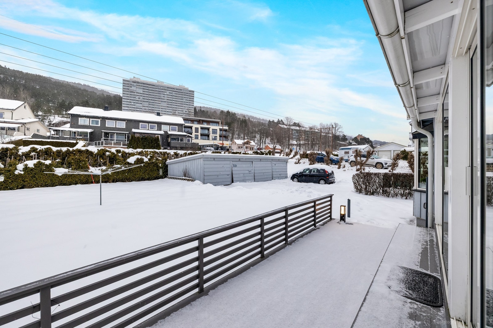 Sameiet har robotklipper for felles gressplen, som forenkler vedlikeholdet. Galleribilde