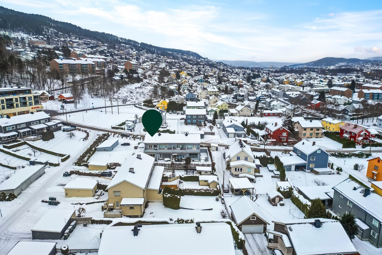 En attraktiv beliggenhet i et veletablert og familievennlig boligområde. Galleribilde