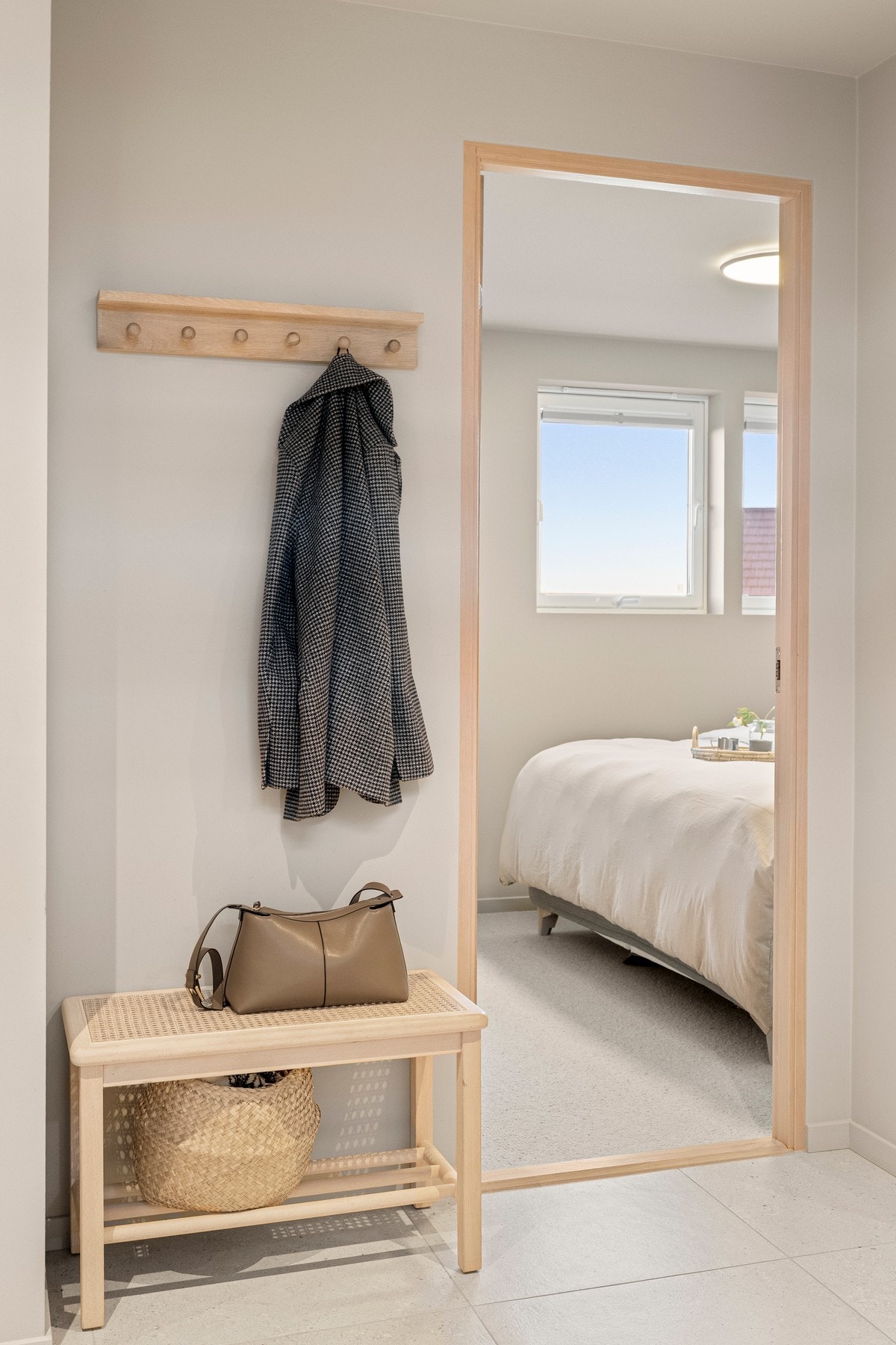 Boligen har flere soverom av god størrelse, alle med rolige fargevalg. Galleribilde