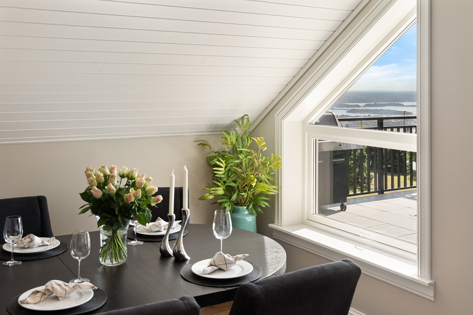 Herlig utsikt også fra spisestuen! Galleribilde