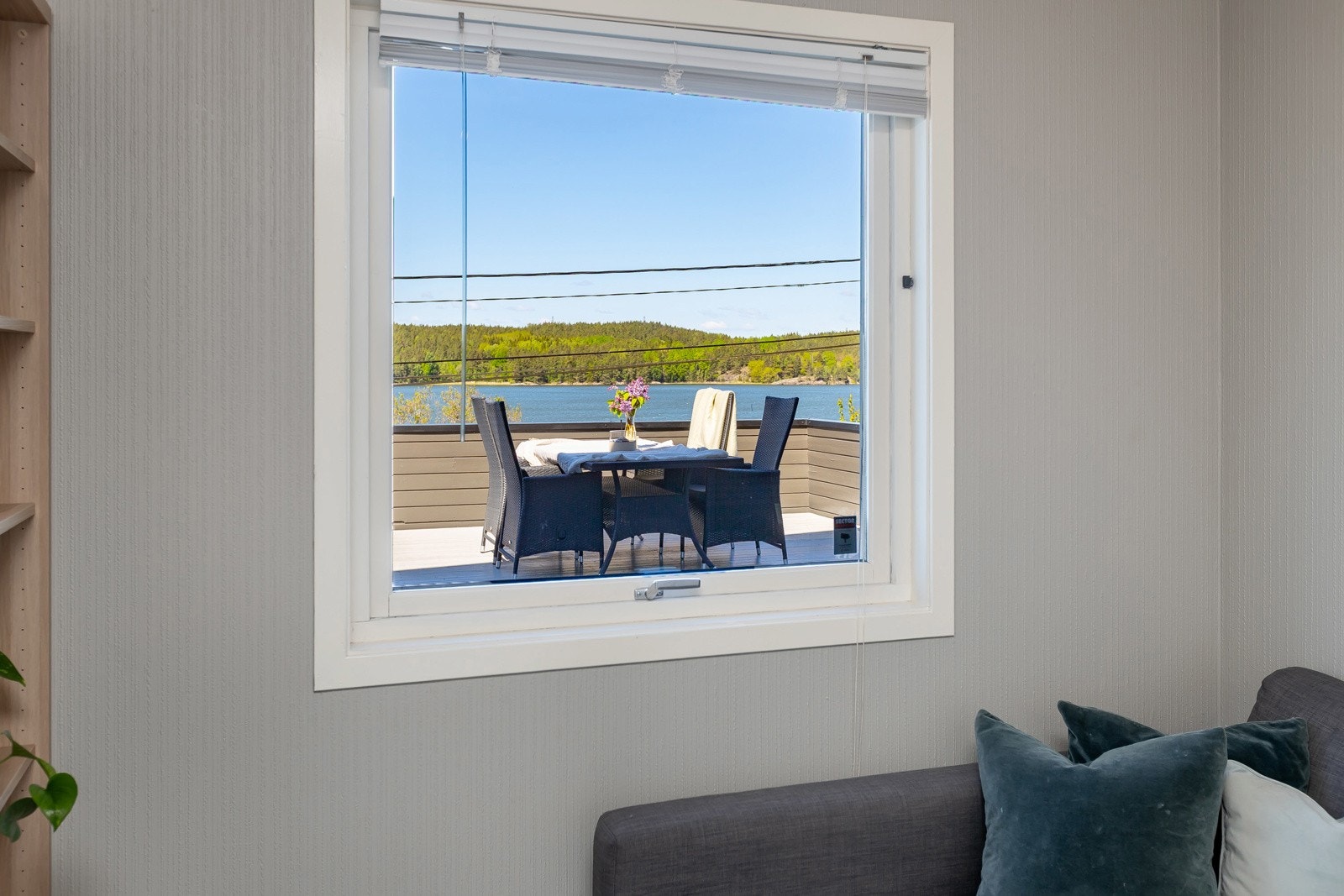 Utsikt også fra det ene soverommet Galleribilde