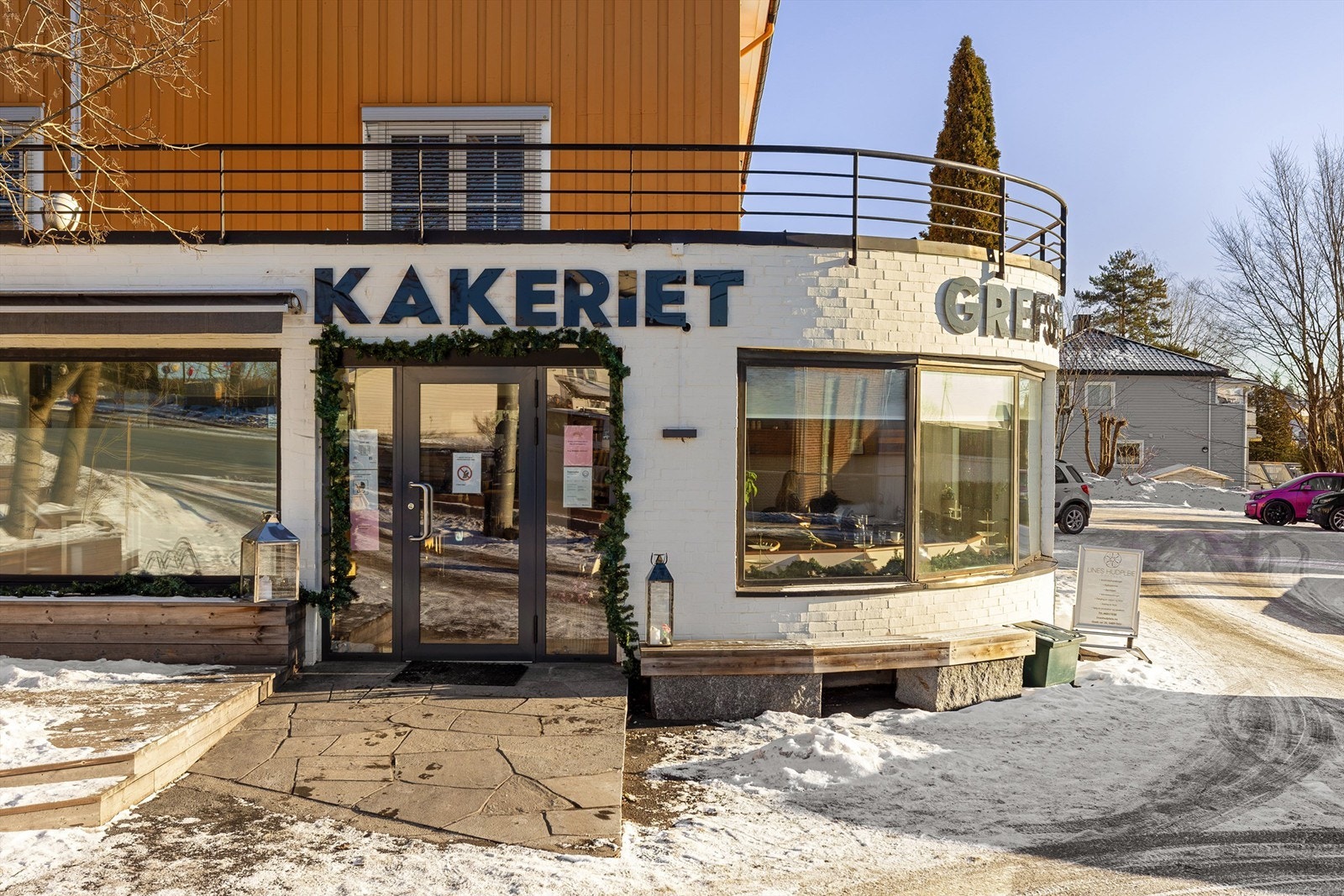 Populære Kakeriet i Glads vei - her kan du nyte en kopp kaffe og ferske bakevarer Galleribilde