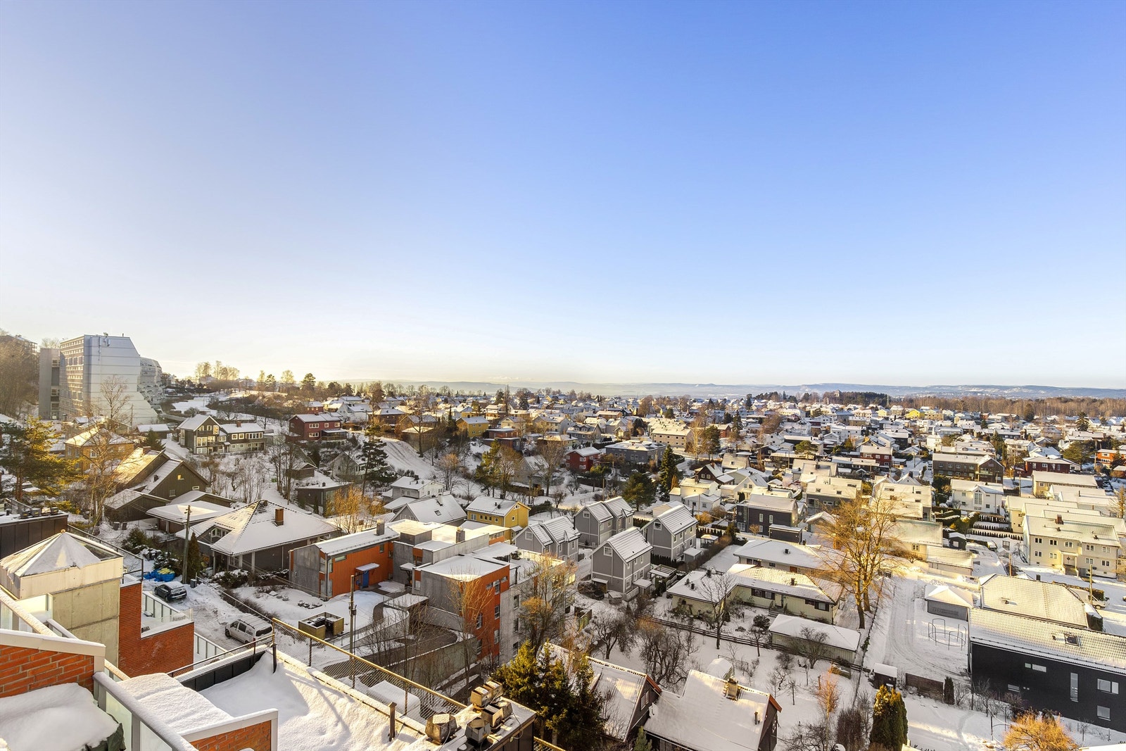 Utsikt mot fjorden Galleribilde
