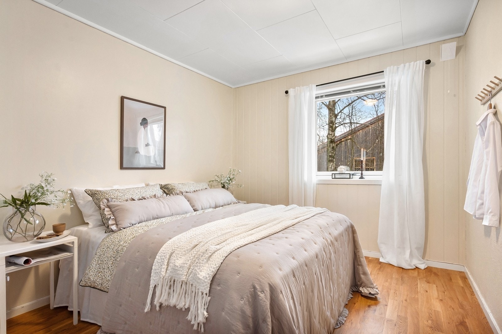 Det er 3 soverom i 1.etasje. Galleribilde