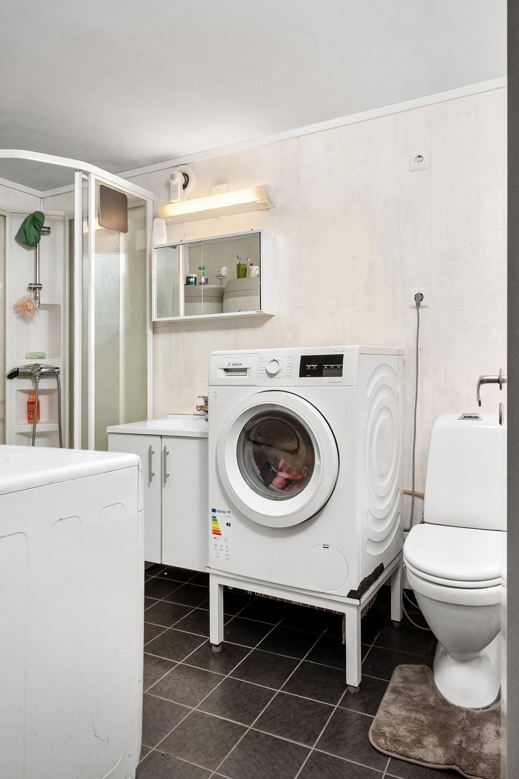 Våtrommet ble laget i forbindelse med innredning av kjeller i 2012. Galleribilde