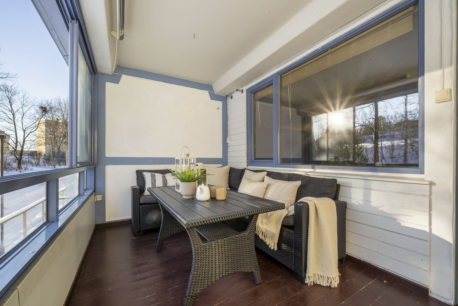 Sydvendt, innglasset balkong på ca. 10 kvm.
Her har du sol på balkongen fra ca kl. 0900-1600, sommerstid.
Foto: Martine Eren Jacobsen Galleribilde