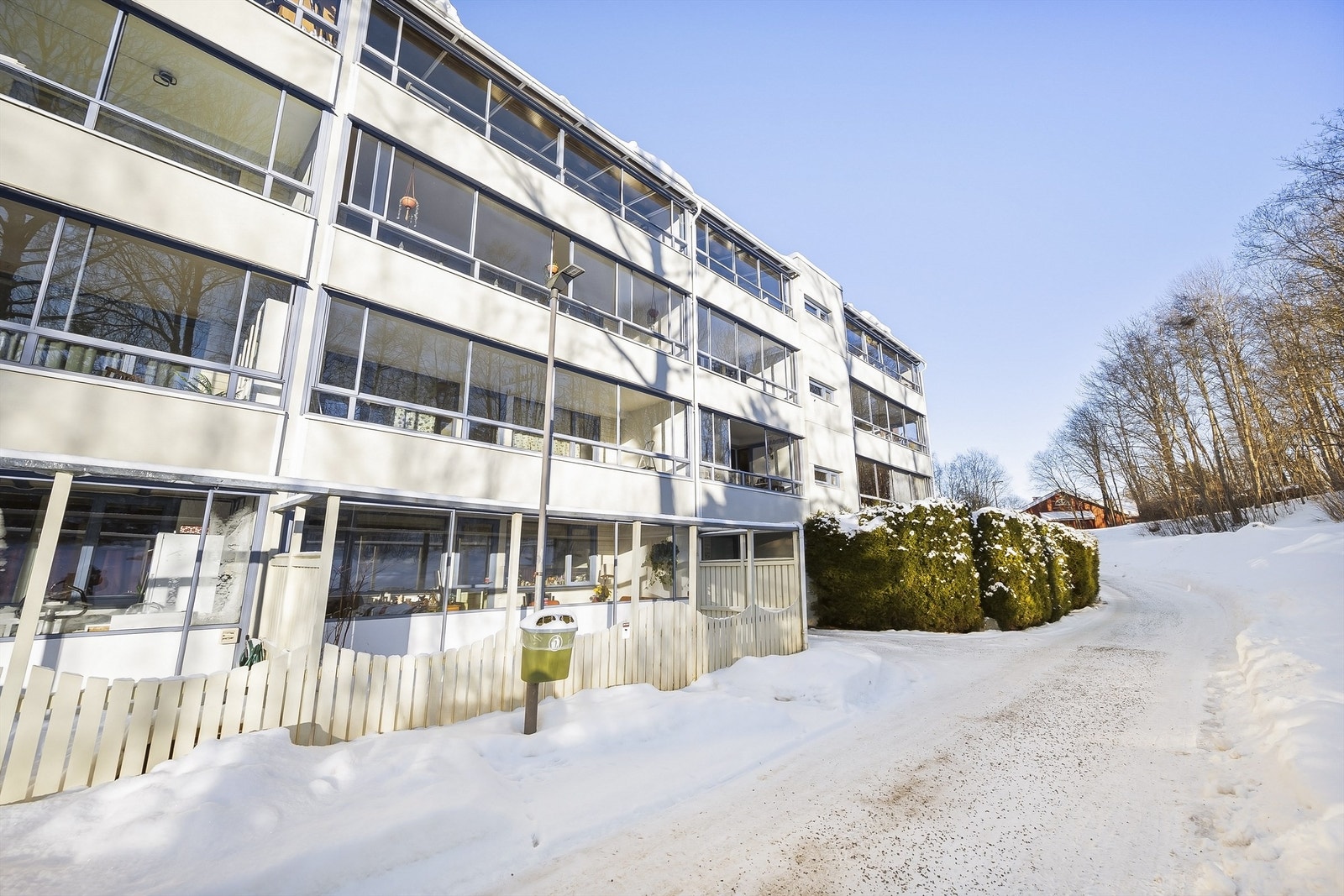 Fasaden på balkongsiden, vinterstid. Galleribilde