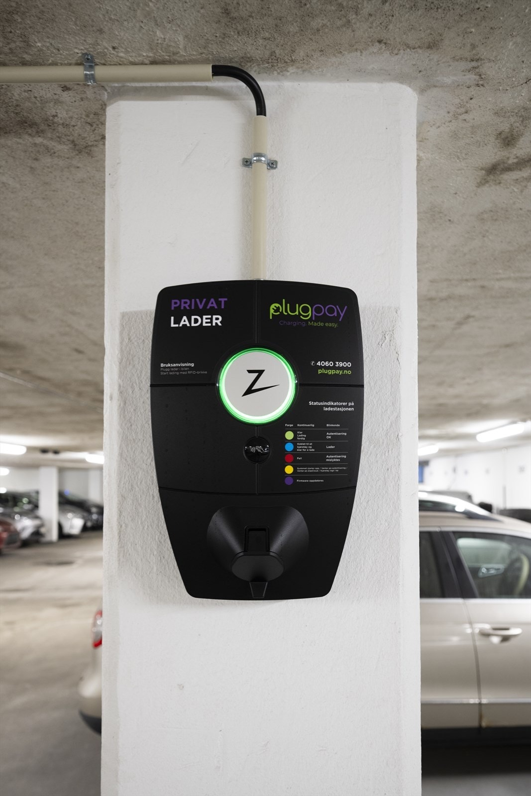 Elbil-lader er montert. Galleribilde