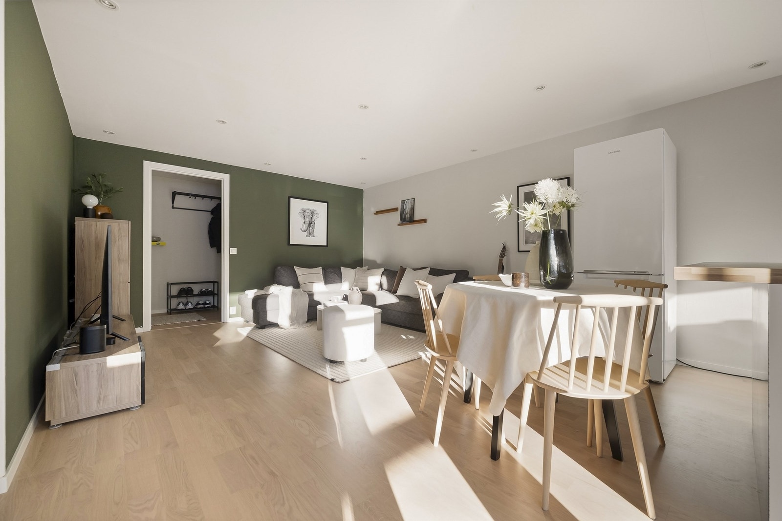 I stuen her er det rene danseplassen. Galleribilde