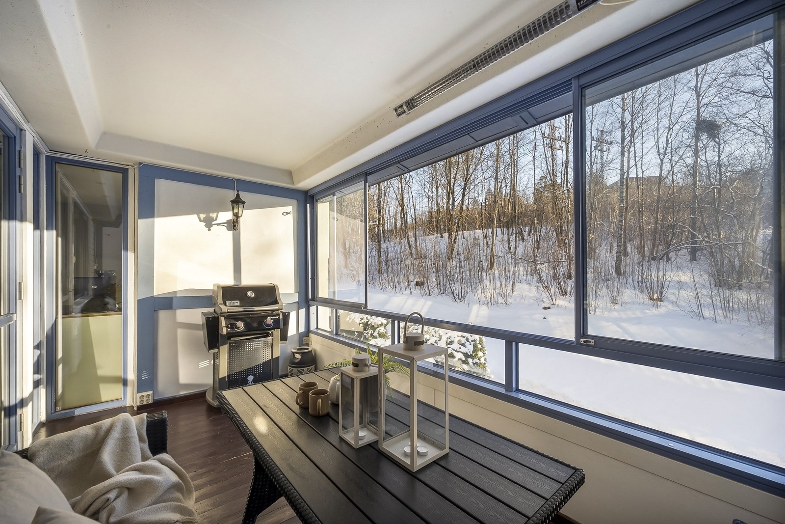 Innglassingen gjør at man får forlenget bruken av balkongen, både tidligere på våren og senere på høsten. Galleribilde