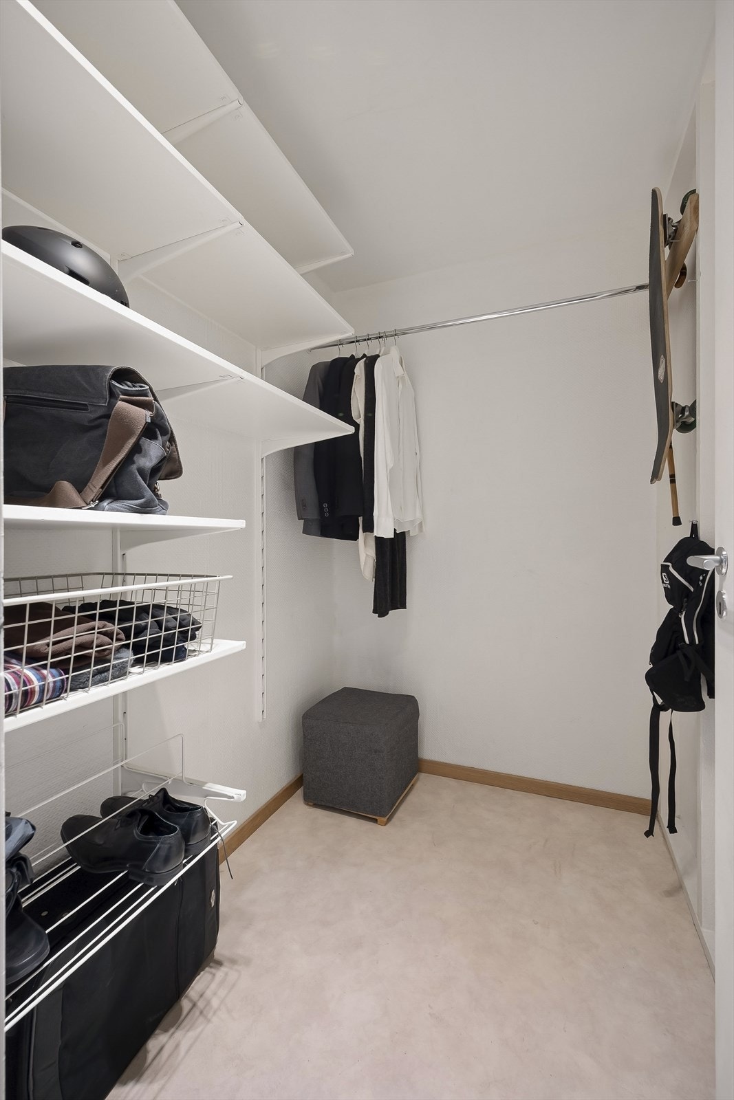 Innvendig bod på 3 kvm med adkomst fra entré. I tillegg har man en disponibel bod i underetasje på 3 kvm. Galleribilde