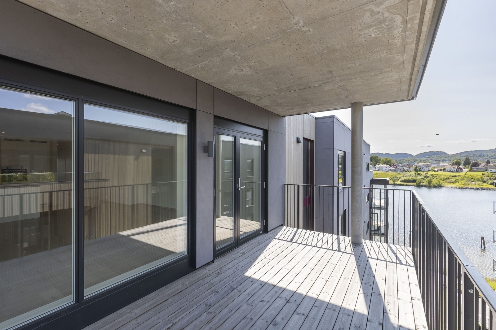 Overbygd balkong Galleribilde