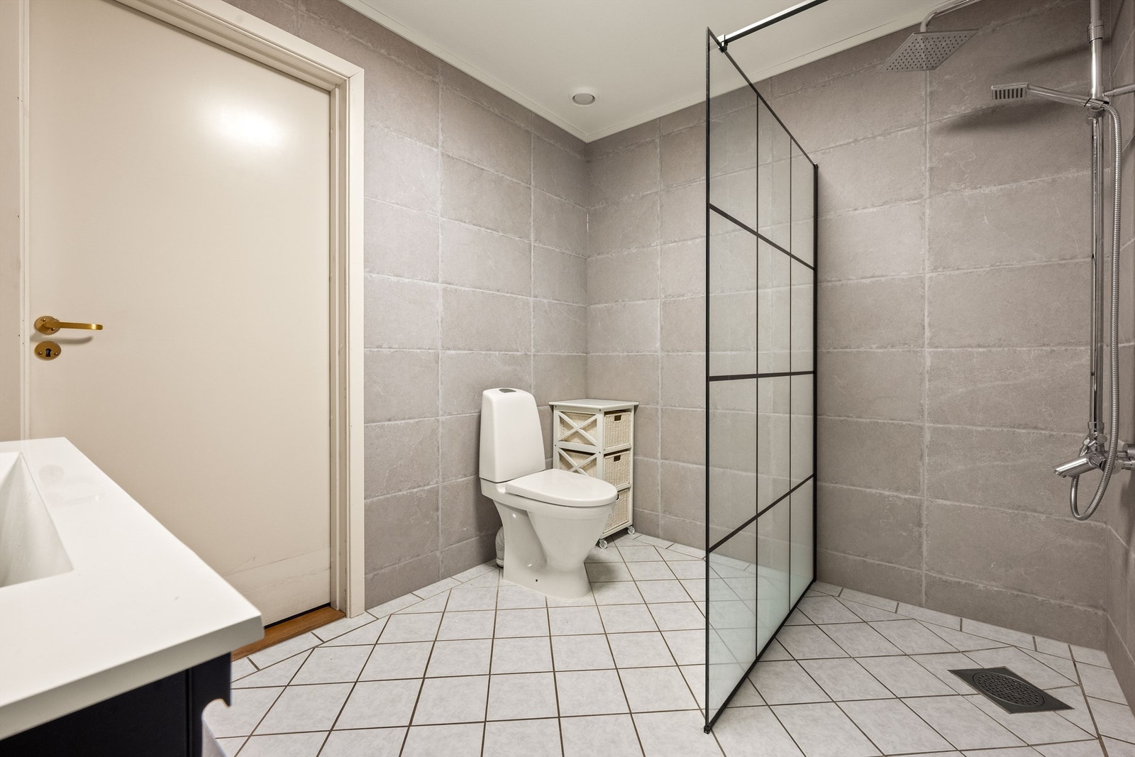 Badet har gulvvarme Galleribilde