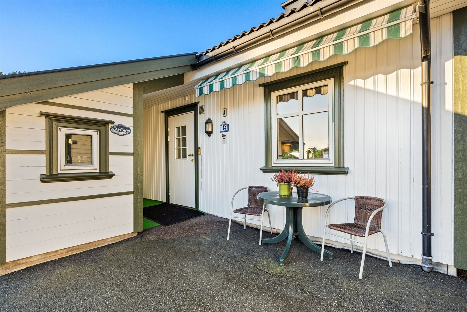 Tilgang til en disponibel utvendig bod som er isolert i tilknytning til inngangspartiet Galleribilde