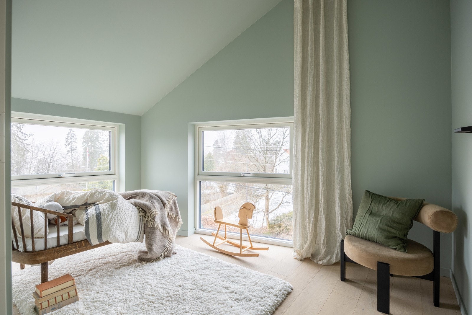 Flere soverom gir mange bruksmuligheter og kan innredes etter egne behov. Galleribilde