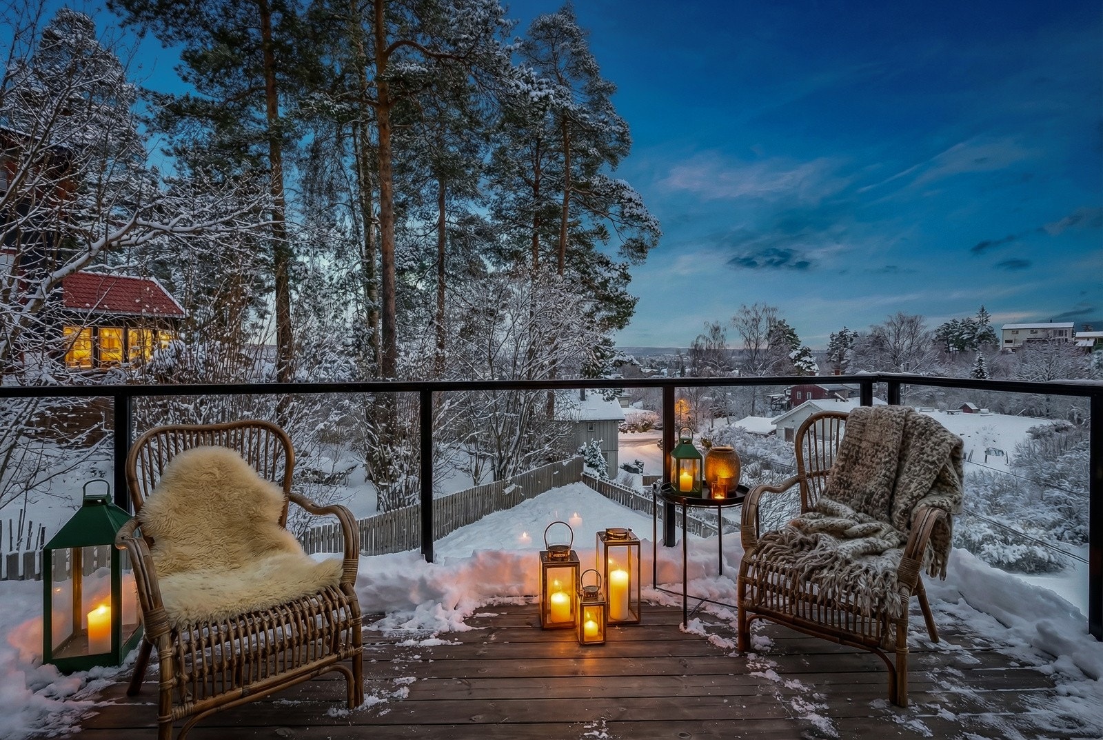 En innholdsrik enebolig med bl.a familievennlig og eksklusiv standard, flotte utsiktsforhold og hybeldel. Galleribilde