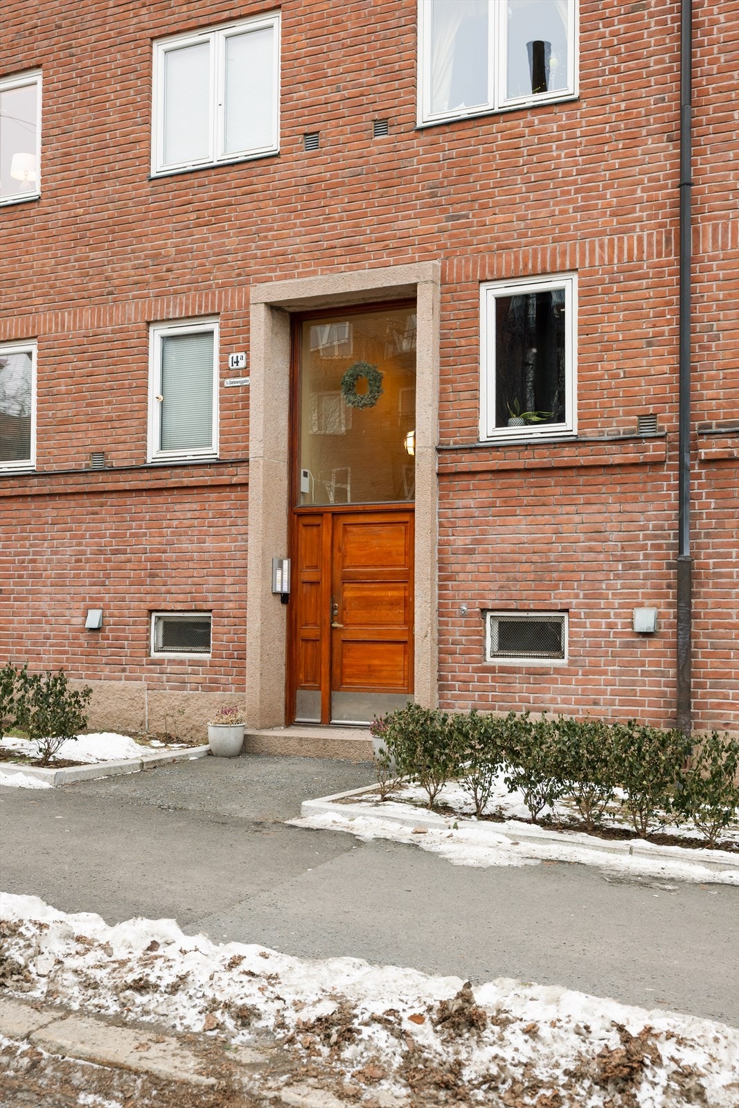 Dælenenga Borettslag består av 50 enheter, fordelt på 48 boliger og 2 næringslokaler. Galleribilde