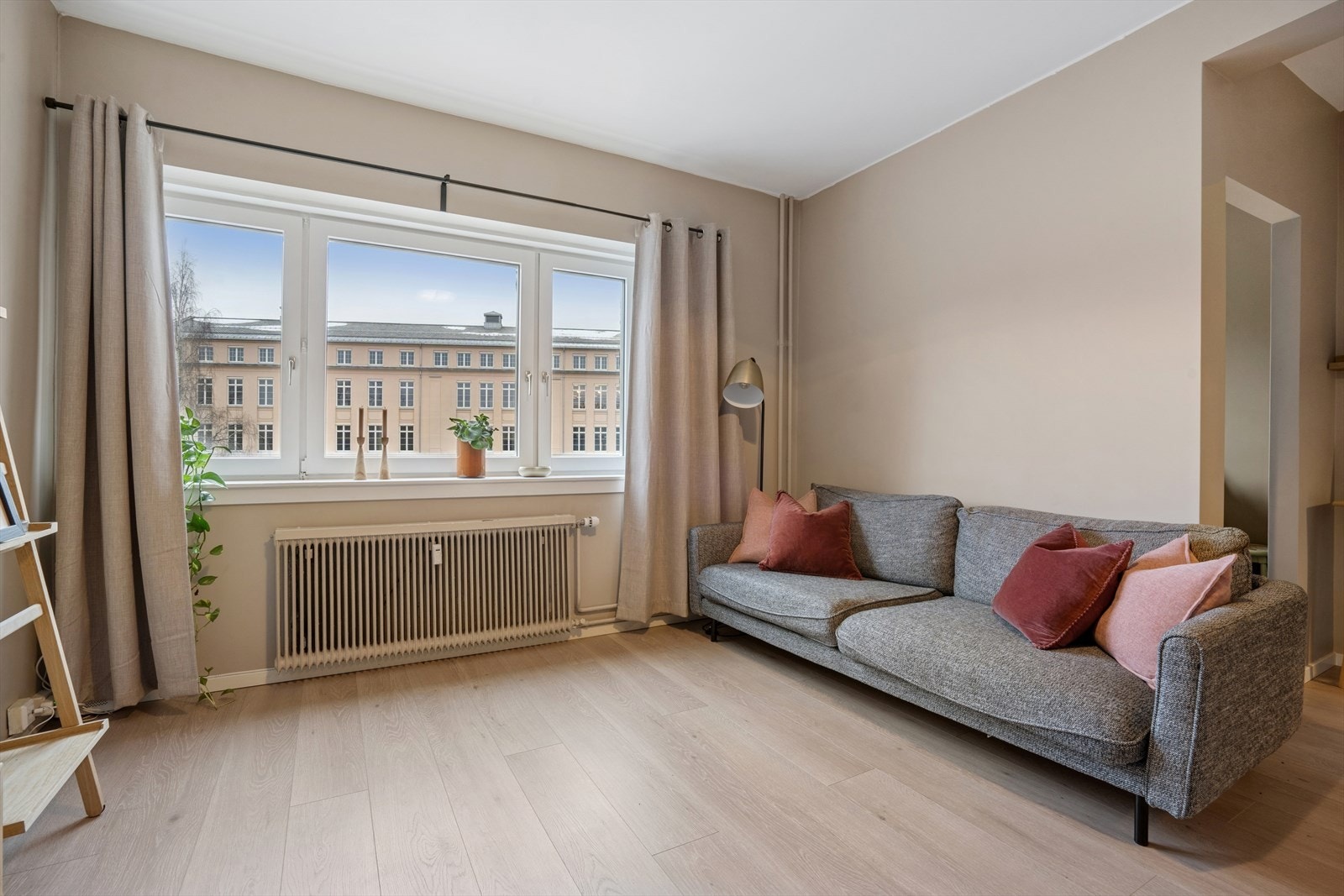 Dette er en velholdt leilighet beliggende midt i hjertet av Carl Berner Galleribilde