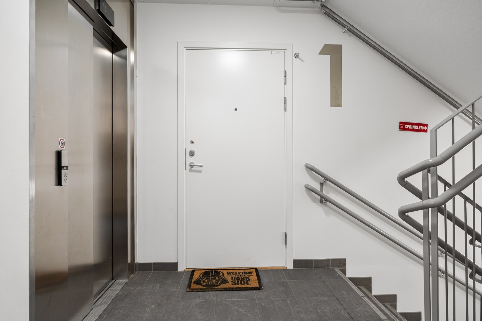 Det er heis i bygget. Galleribilde