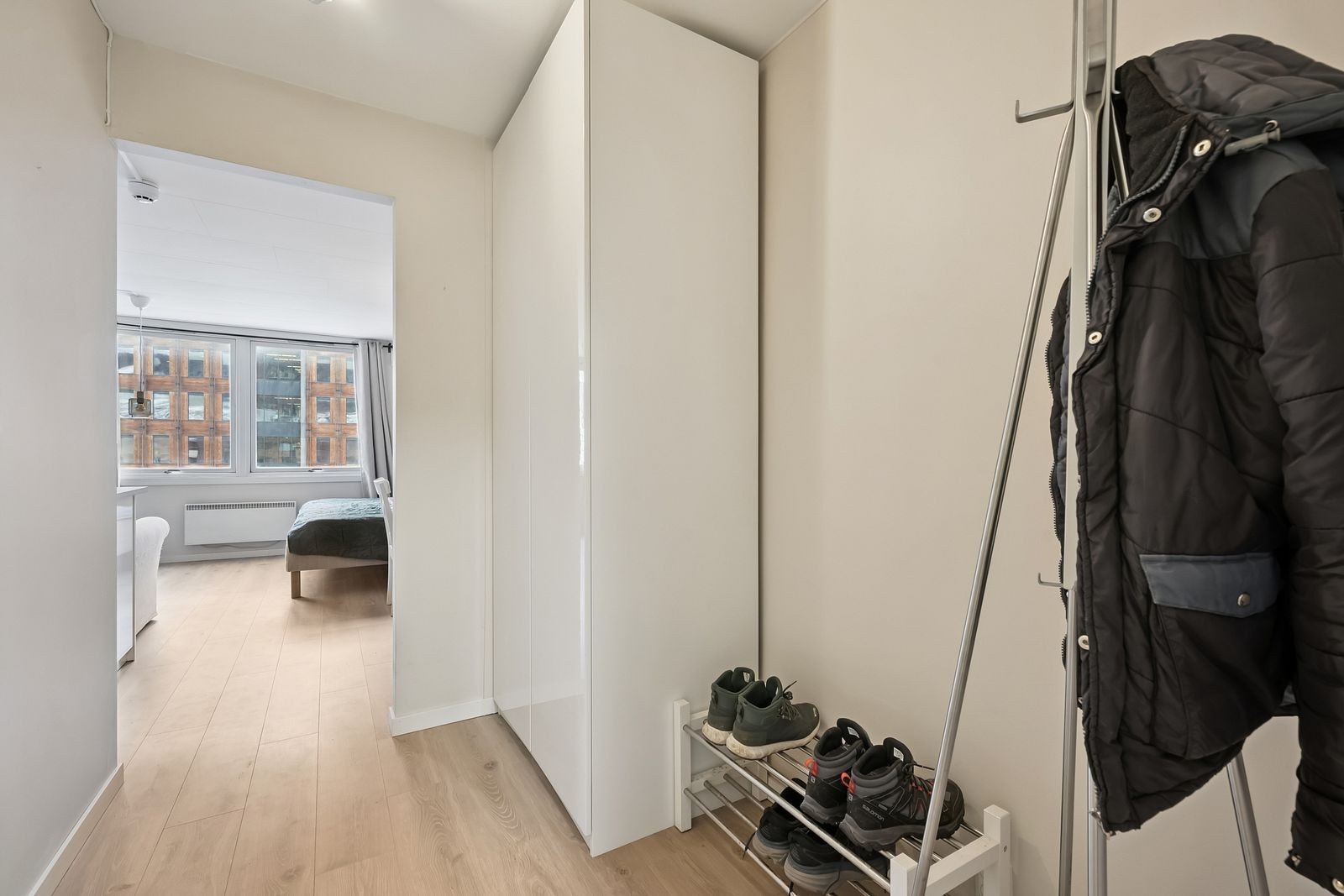 Innbydende entré som ønsker deg velkommen. Galleribilde