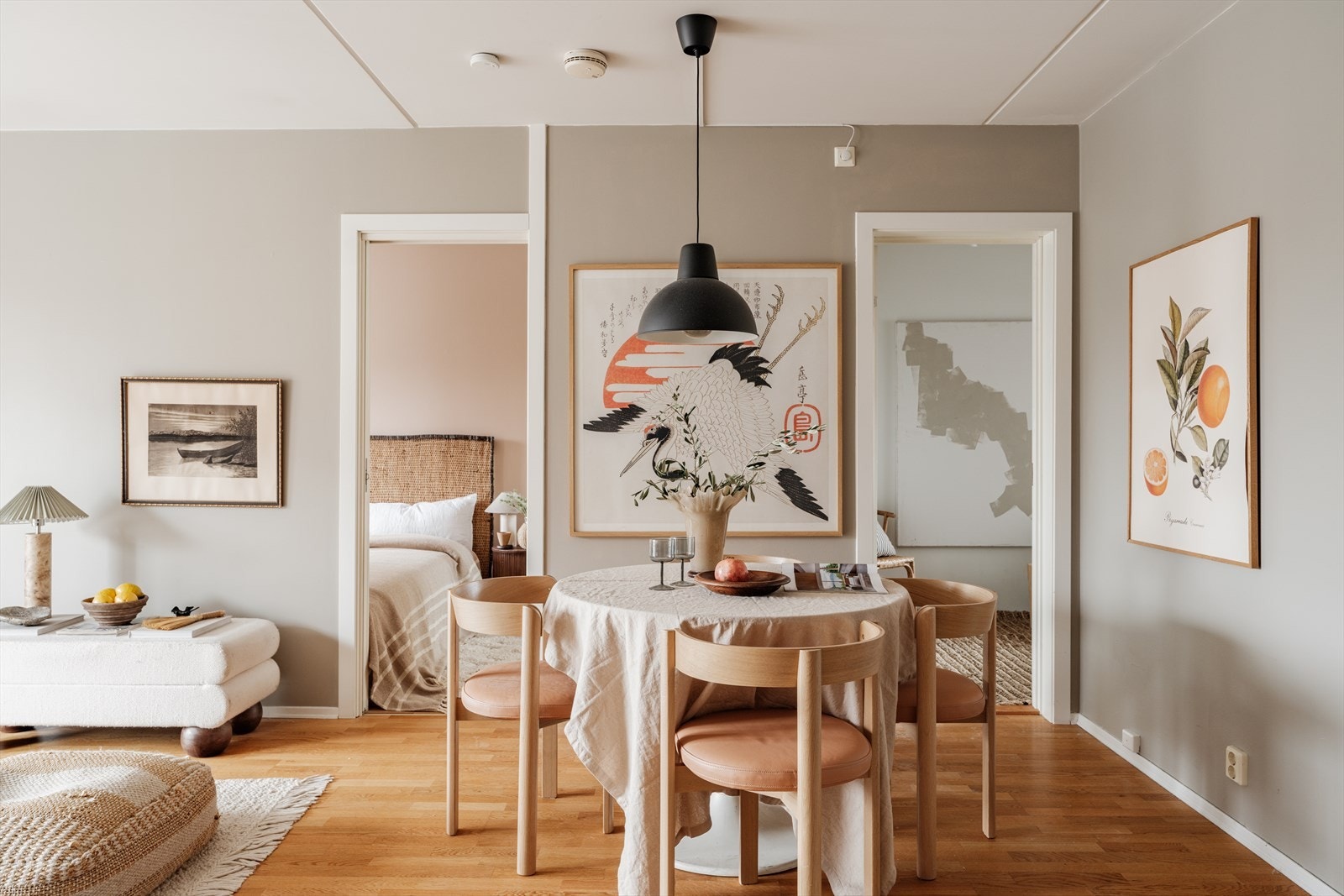 Inngang til begge soverom fra oppholdsrommet. Galleribilde