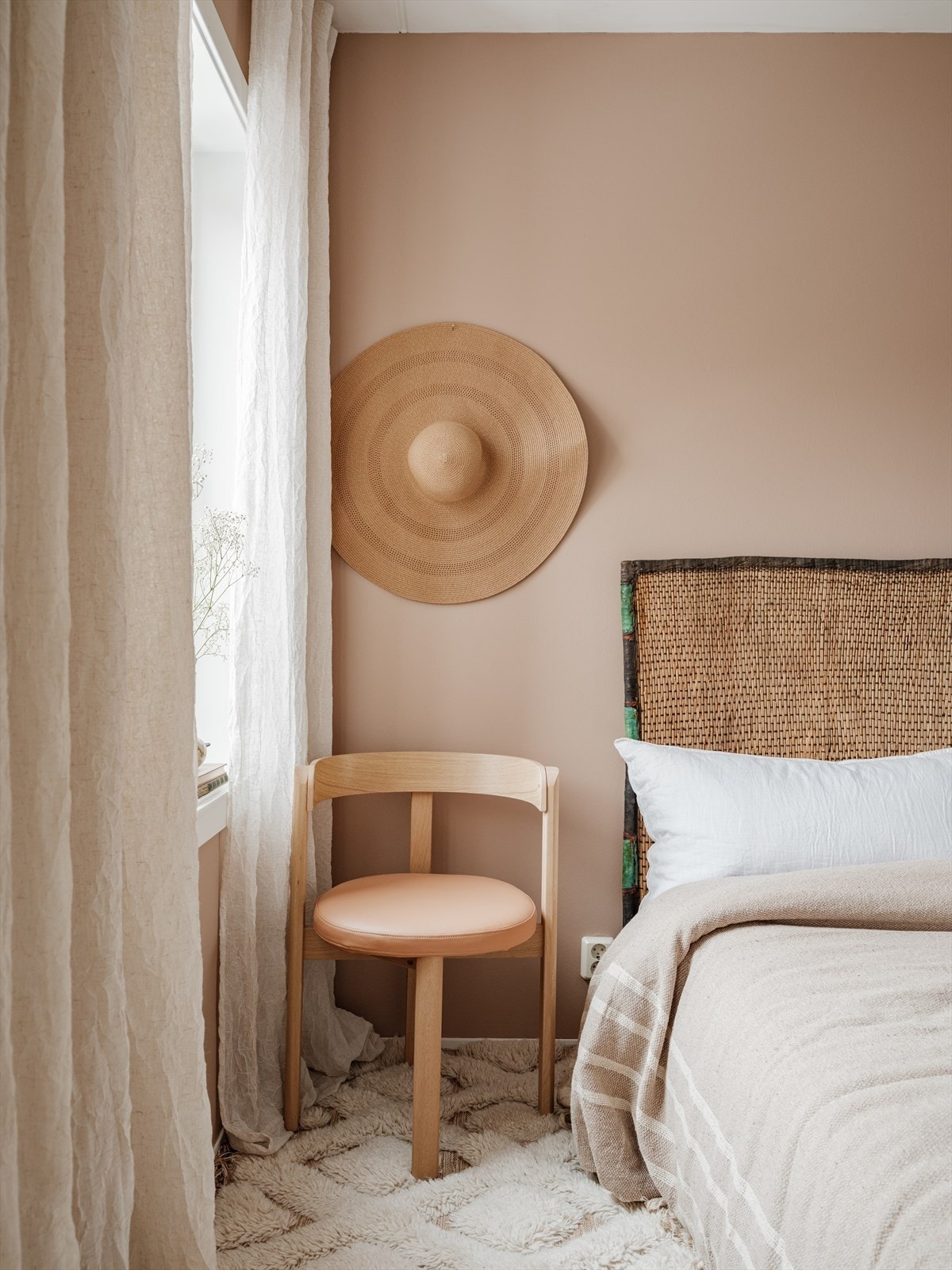 Også soverommet er malt i en behagelig farge. Galleribilde