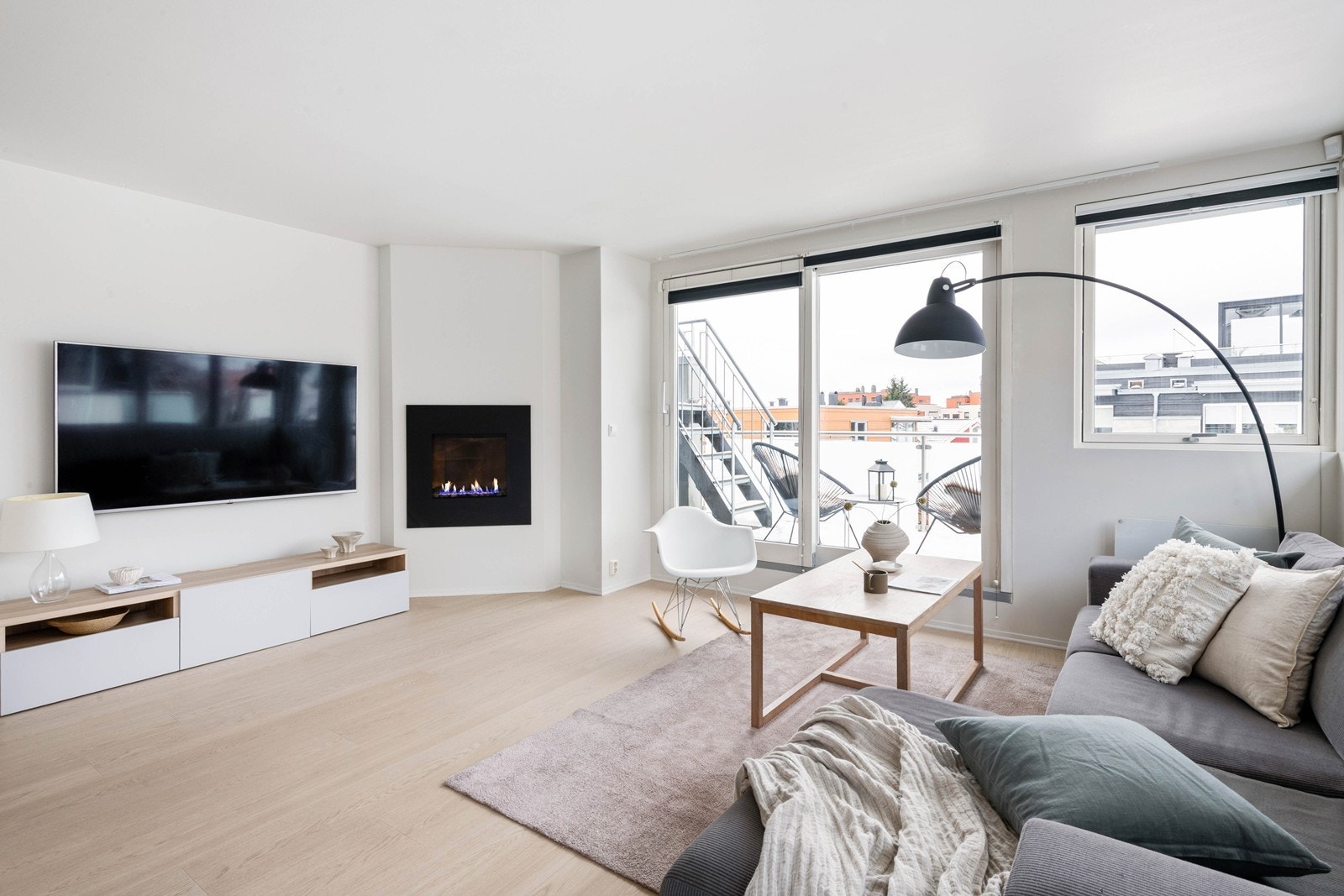 Stue med gasspeis Galleribilde