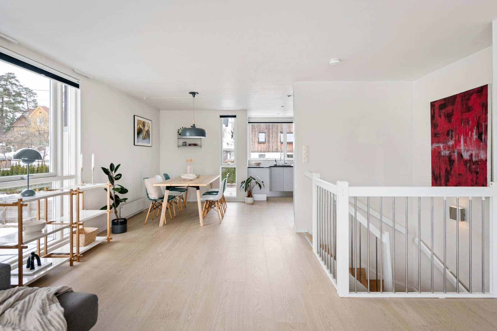 Stuen holder en god størrelse og har flere innredningsmuligheter Galleribilde