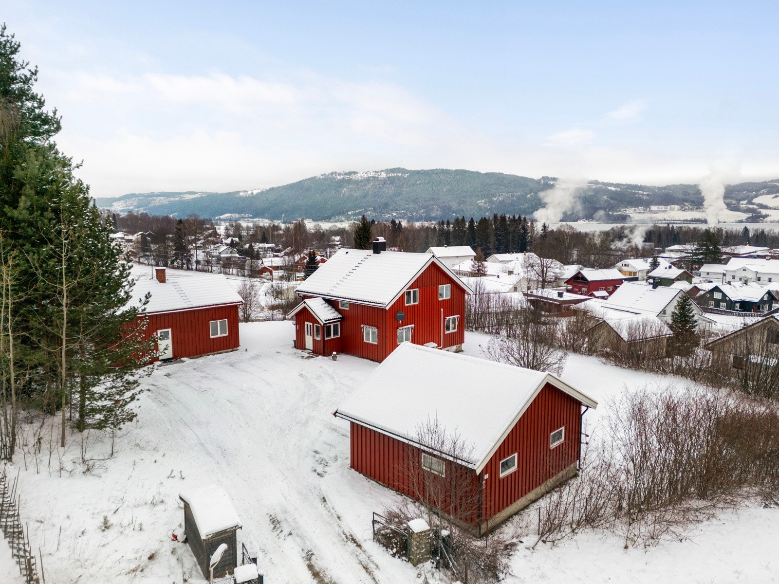 Stor gårdsplass med belegningsstein Galleribilde