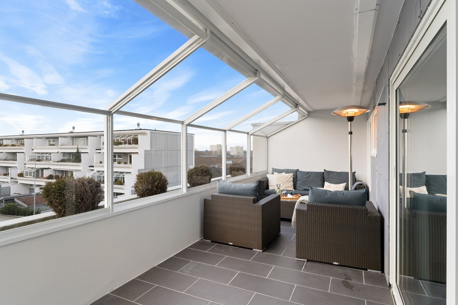 Vinduene kan åpnes og lukkes etter vær og vind Galleribilde