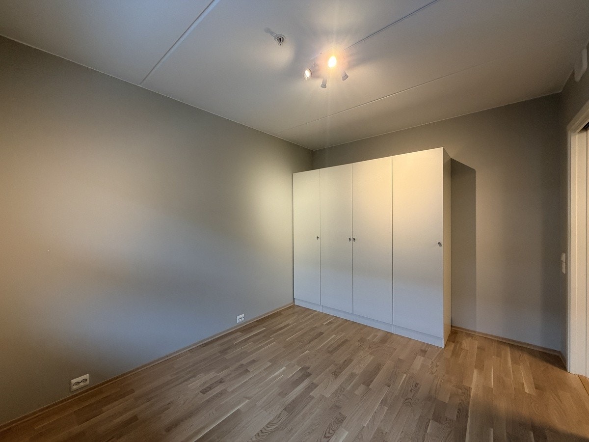 Garderobe på soverom Galleribilde