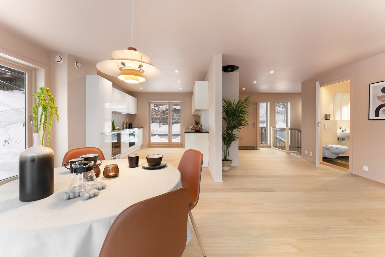 Boligen stod ferdig i 2018 og har kvaliteter som balansert ventilasjon vannbåren gulvvarme i alle rom Galleribilde