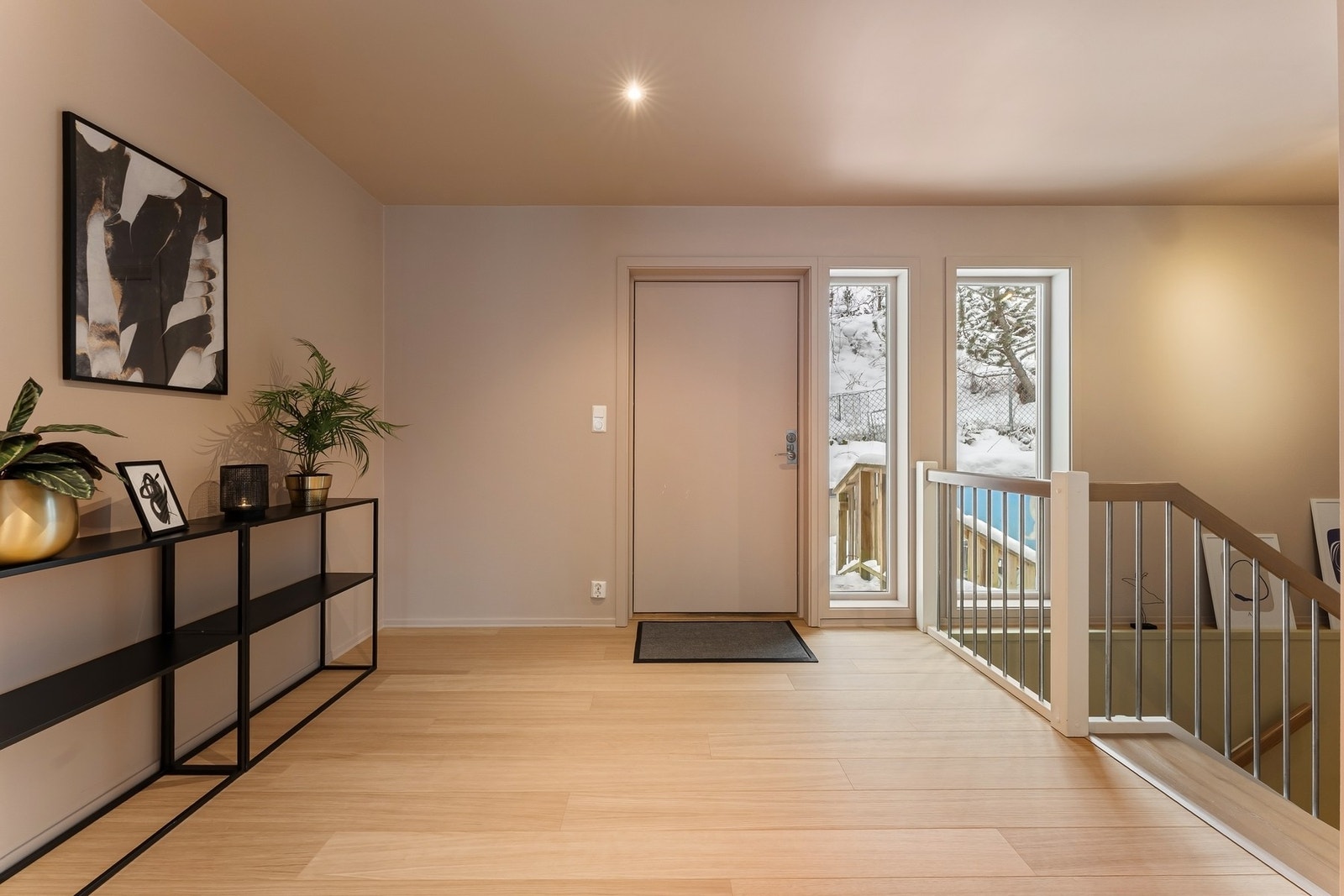 Stor og hyggelig inngangsparti Galleribilde