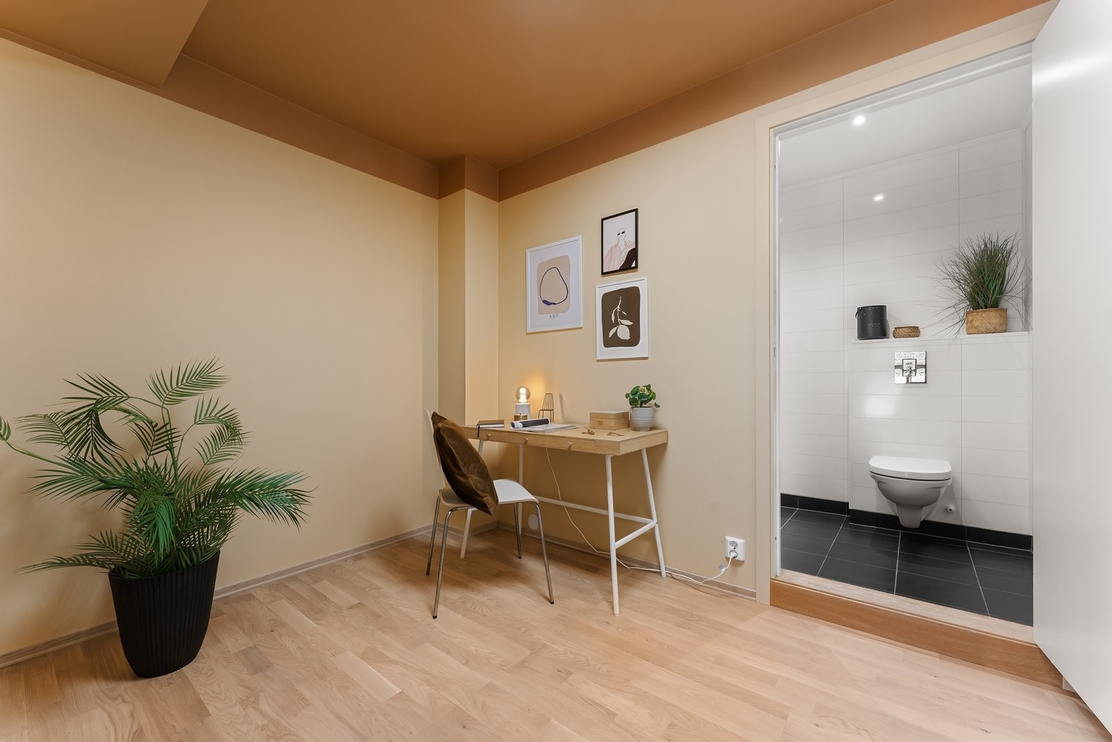 Soverom 2 har også tilgang til eget bad Galleribilde