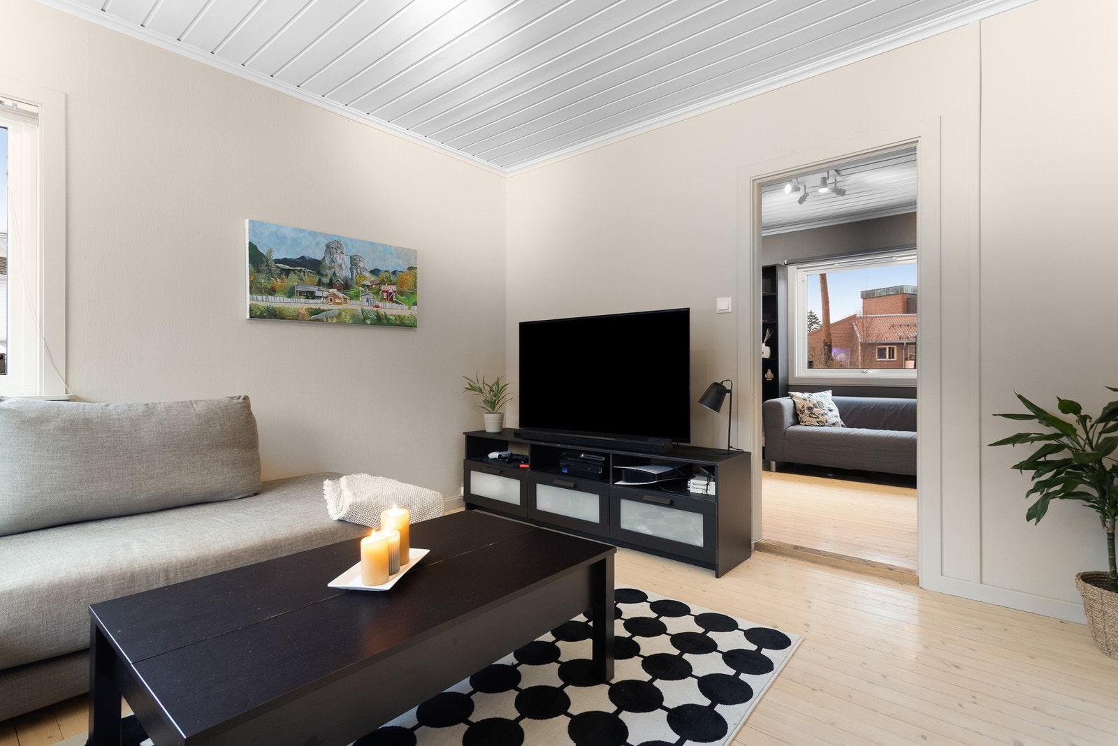 Fra stuen er det tilgang til soverom/kontor Galleribilde