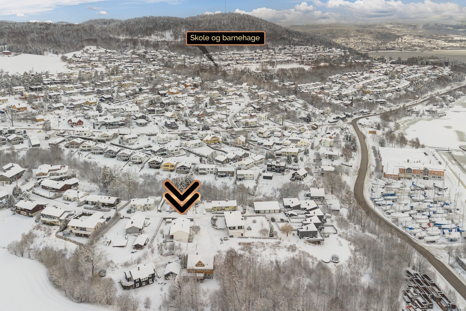 Oversikt over eiendommen og nærområdet. Galleribilde