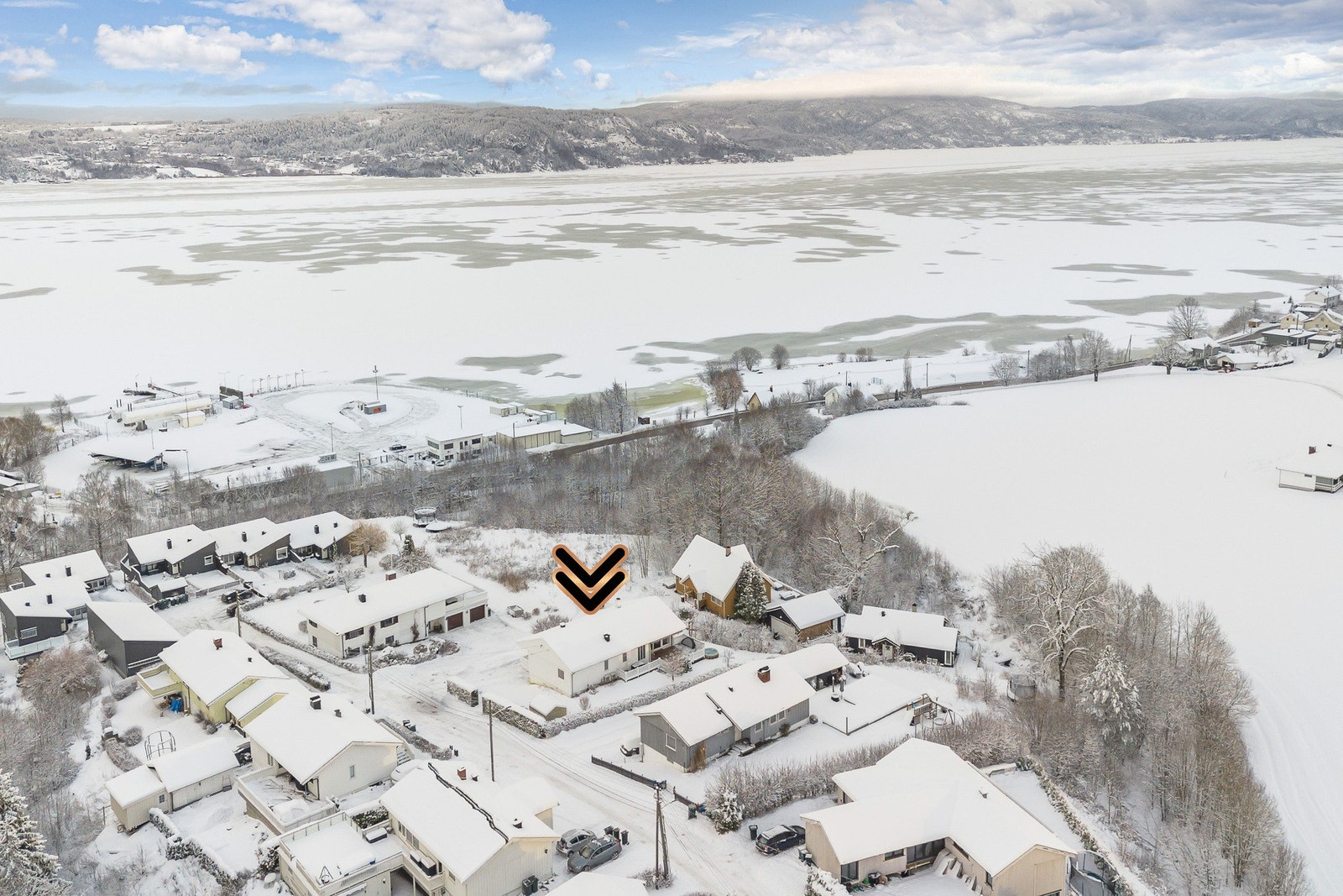 Oversikt over eiendommen og nærområdet. Galleribilde