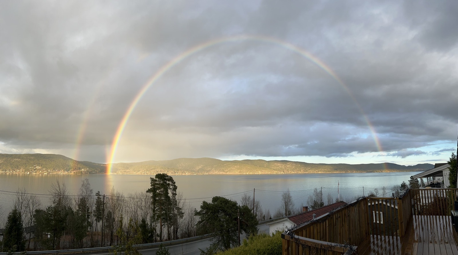 Utsikt/Regnbue - privat bilde Galleribilde
